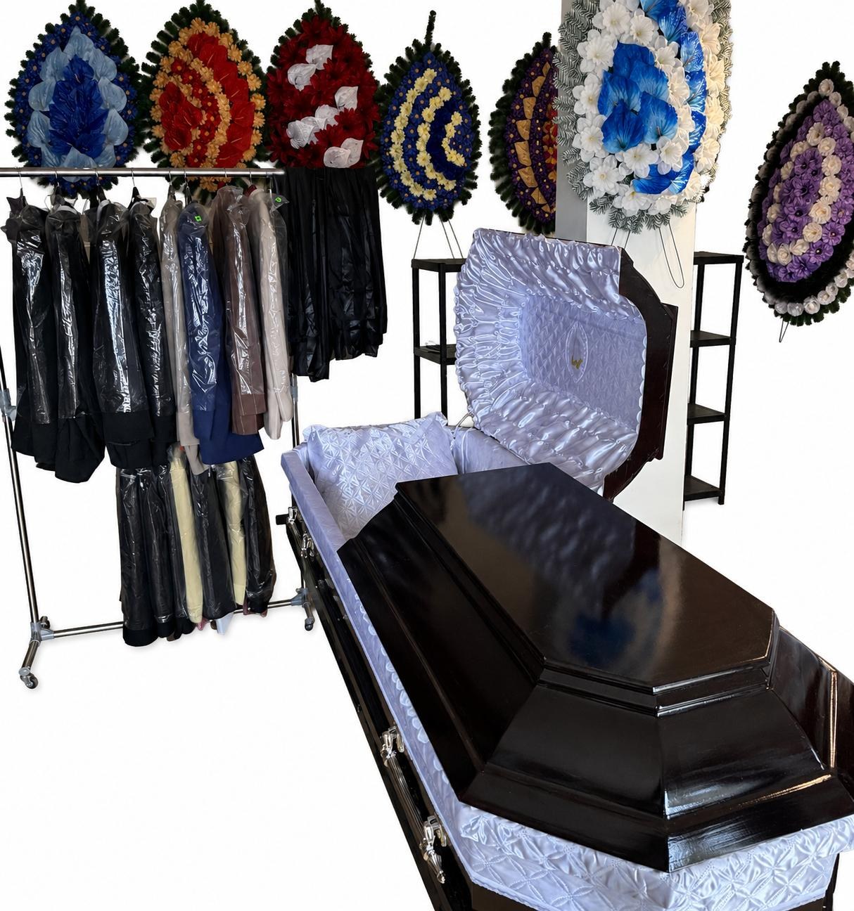 Sicriu negru lucios — expunere showroom